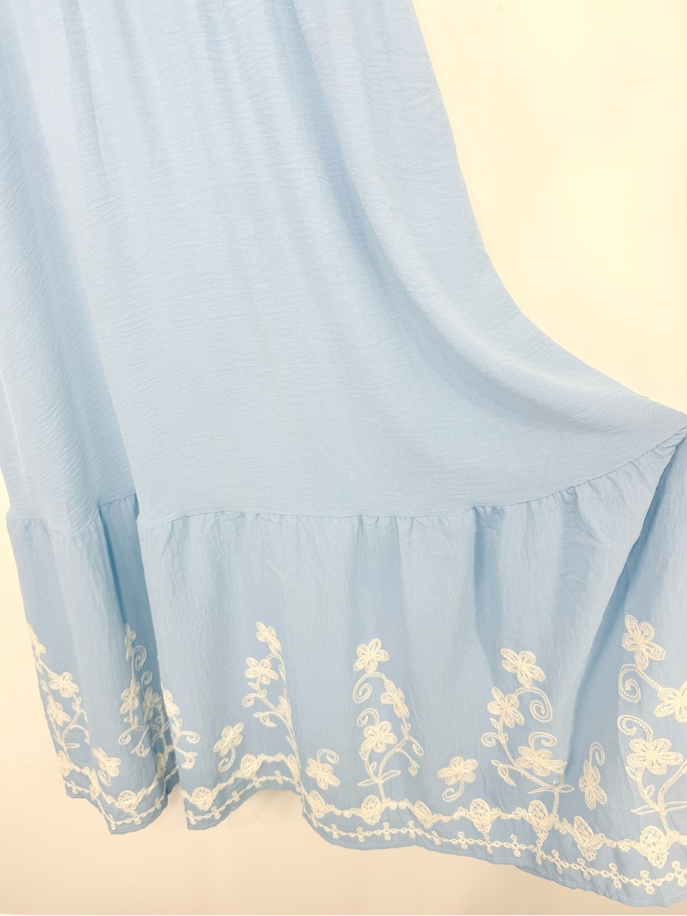 Simplee Blue White Floral Embroidery V Neck Smock Waist Short Sleeve Maxi Dress - Picture 9 of 13
